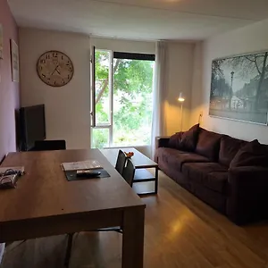 Johan's B&b, Dakterras & Goedkoop Parkeren - Sinds 2014 Homestay