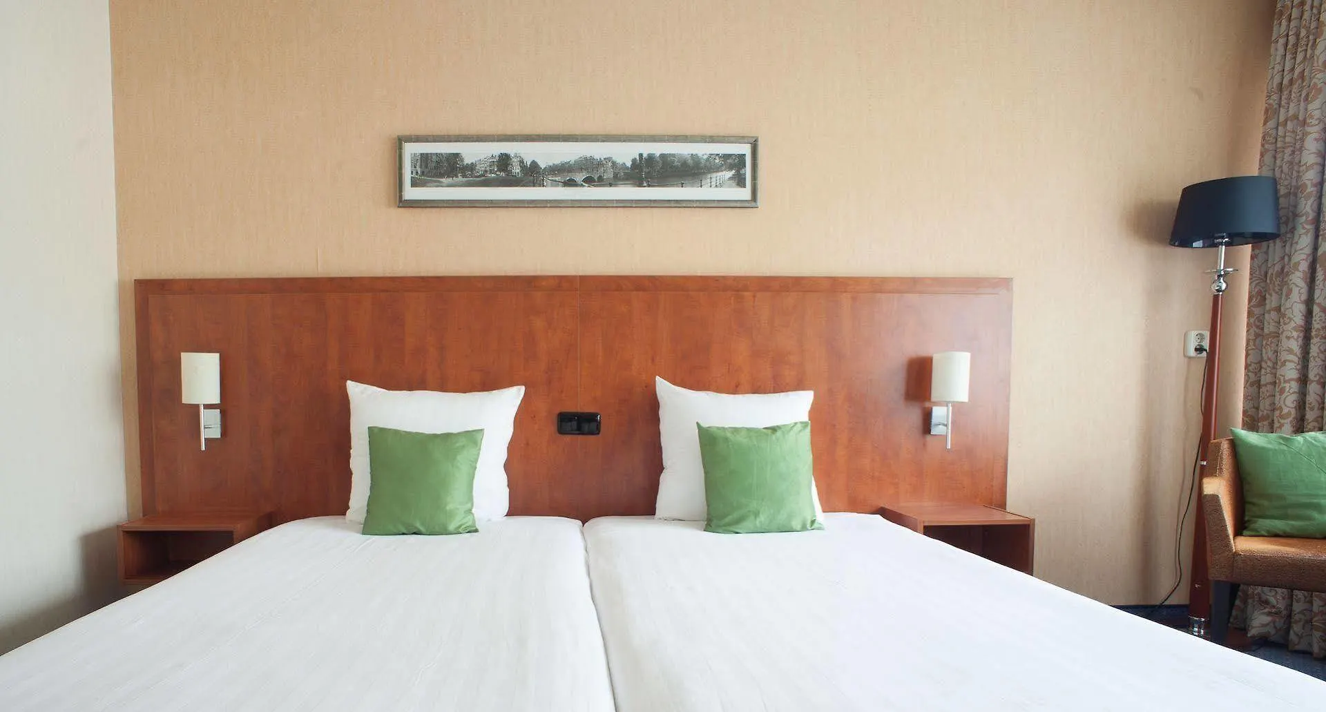 New West Inn Amsterdam 3*,